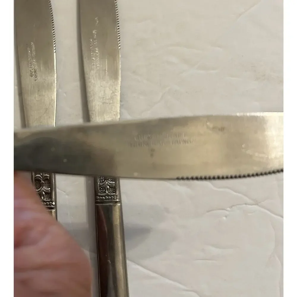 Vintage Customcraft Fluer De Lis Set‎ Of 6 Dinner Knives Stainless Flatware CUS3